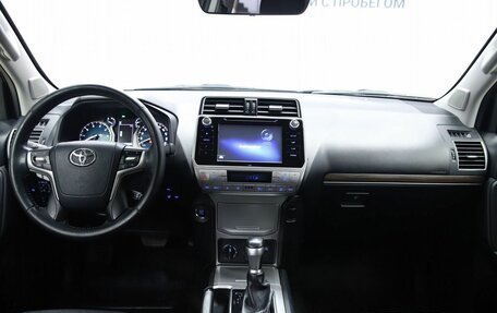 Toyota Land Cruiser Prado 150 рестайлинг 2, 2018 год, 5 350 000 рублей, 16 фотография