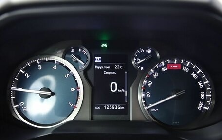 Toyota Land Cruiser Prado 150 рестайлинг 2, 2018 год, 5 350 000 рублей, 26 фотография