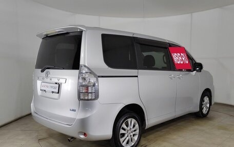 Toyota Voxy II, 2012 год, 1 190 000 рублей, 5 фотография