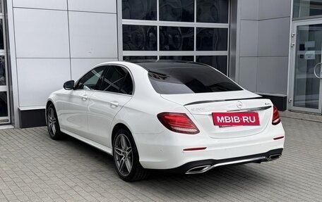 Mercedes-Benz E-Класс, 2018 год, 2 890 000 рублей, 5 фотография