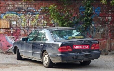 Mercedes-Benz E-Класс, 1995 год, 215 000 рублей, 6 фотография