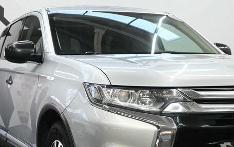 Mitsubishi Outlander III рестайлинг 3, 2017 год, 1 799 900 рублей, 7 фотография