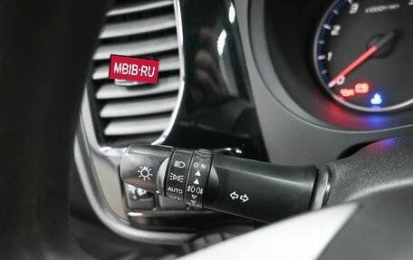 Mitsubishi Outlander III рестайлинг 3, 2017 год, 1 799 900 рублей, 14 фотография