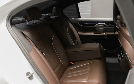 BMW 7 серия, 2021 год, 6 000 000 рублей, 29 фотография