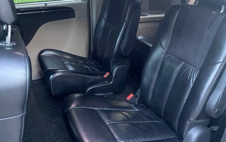 Chrysler Voyager IV, 2012 год, 1 460 000 рублей, 13 фотография