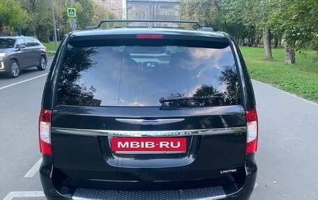 Chrysler Voyager IV, 2012 год, 1 460 000 рублей, 6 фотография