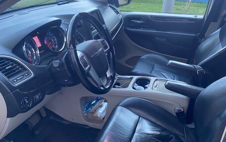 Chrysler Voyager IV, 2012 год, 1 460 000 рублей, 14 фотография