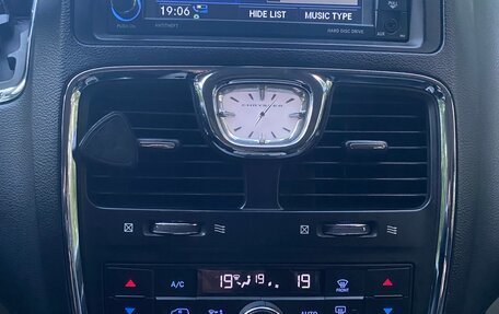 Chrysler Voyager IV, 2012 год, 1 460 000 рублей, 15 фотография