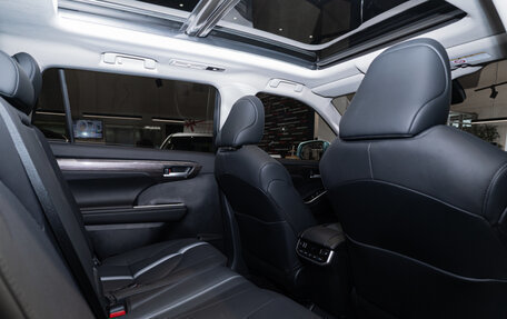 Toyota Highlander, 2025 год, 5 480 000 рублей, 28 фотография