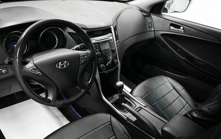 Hyundai Sonata VI, 2011 год, 845 000 рублей, 8 фотография