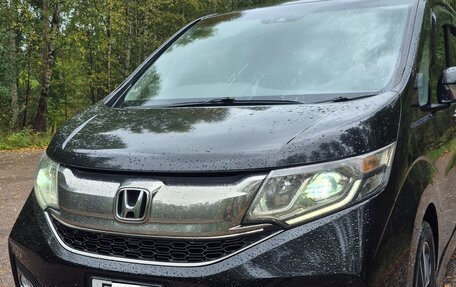 Honda Stepwgn IV, 2015 год, 1 899 000 рублей, 2 фотография
