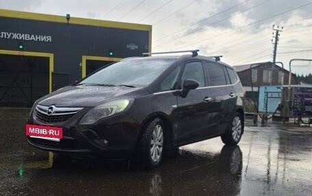 Opel Zafira C рестайлинг, 2013 год, 870 000 рублей, 3 фотография
