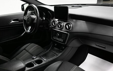 Mercedes-Benz GLA, 2017 год, 2 375 000 рублей, 13 фотография