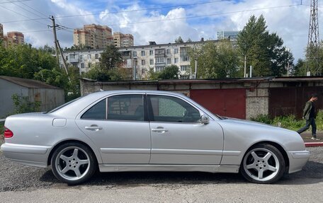 Mercedes-Benz E-Класс, 2002 год, 600 000 рублей, 3 фотография