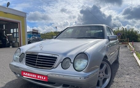 Mercedes-Benz E-Класс, 2002 год, 600 000 рублей, 21 фотография