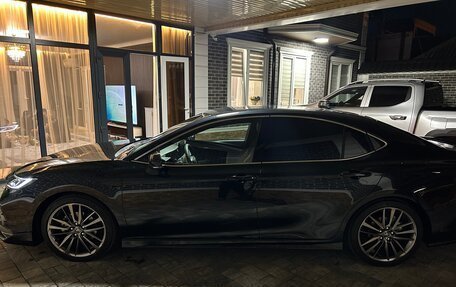 Toyota Camry, 2025 год, 3 850 000 рублей, 4 фотография