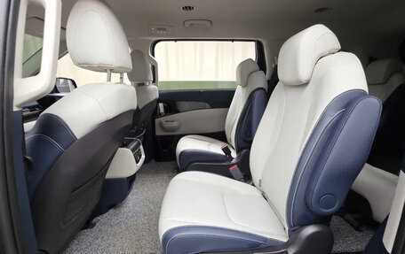 KIA Carnival, 2025 год, 4 750 000 рублей, 13 фотография