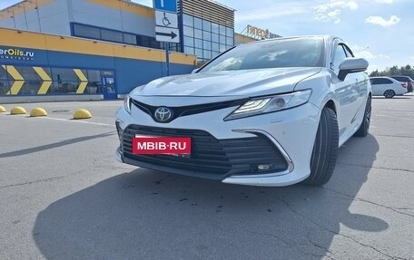 Toyota Camry, 2021 год, 2 750 000 рублей, 1 фотография