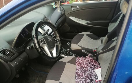 Hyundai Solaris II рестайлинг, 2013 год, 350 000 рублей, 11 фотография