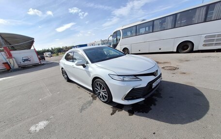 Toyota Camry, 2021 год, 2 750 000 рублей, 3 фотография