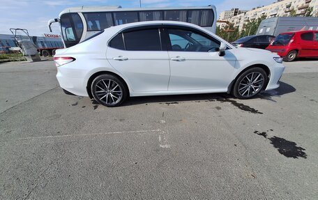 Toyota Camry, 2021 год, 2 750 000 рублей, 4 фотография