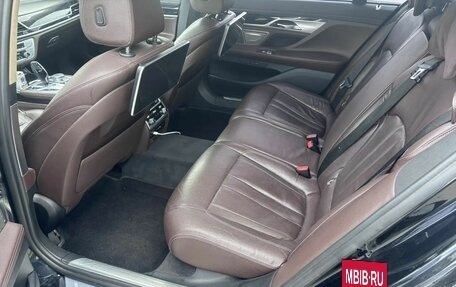 BMW 7 серия, 2018 год, 2 495 000 рублей, 9 фотография