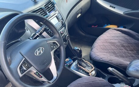 Hyundai Solaris II рестайлинг, 2014 год, 1 050 000 рублей, 2 фотография