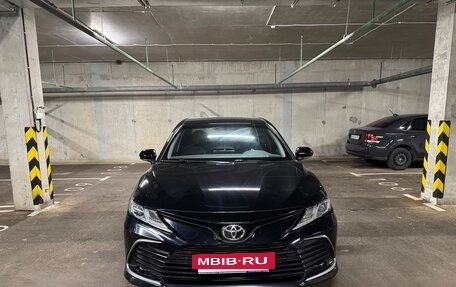 Toyota Camry, 2021 год, 3 499 000 рублей, 2 фотография
