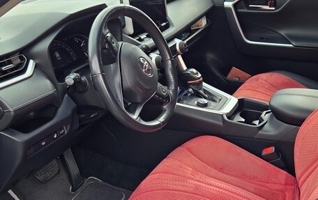 Toyota RAV4, 2021 год, 3 700 000 рублей, 11 фотография