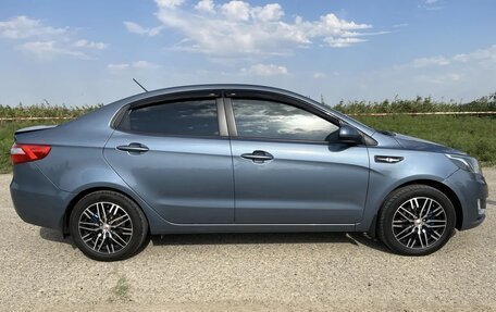 KIA Rio III рестайлинг, 2013 год, 900 000 рублей, 4 фотография