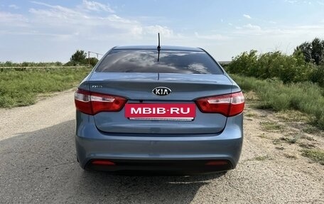 KIA Rio III рестайлинг, 2013 год, 900 000 рублей, 2 фотография