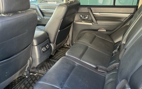 Mitsubishi Pajero IV, 2013 год, 1 930 000 рублей, 12 фотография
