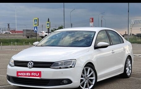 Volkswagen Jetta VI, 2014 год, 1 100 000 рублей, 3 фотография