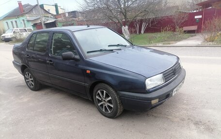Volkswagen Vento, 1993 год, 105 000 рублей, 2 фотография