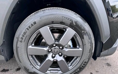 Toyota RAV4, 2025 год, 4 250 000 рублей, 14 фотография