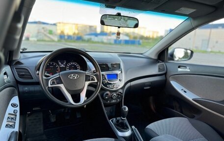 Hyundai Solaris II рестайлинг, 2012 год, 675 000 рублей, 5 фотография