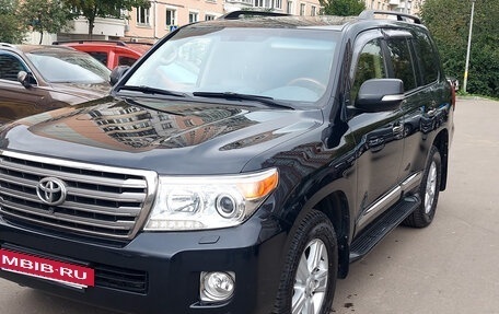 Toyota Land Cruiser 200, 2013 год, 3 800 000 рублей, 2 фотография