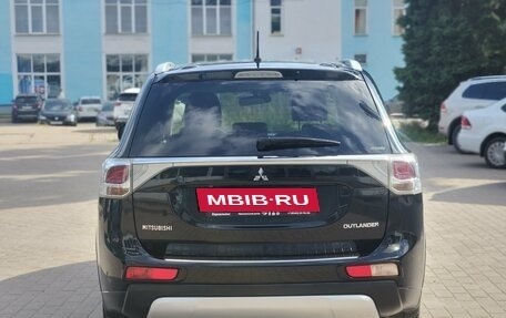 Mitsubishi Outlander III рестайлинг 3, 2014 год, 1 349 000 рублей, 5 фотография