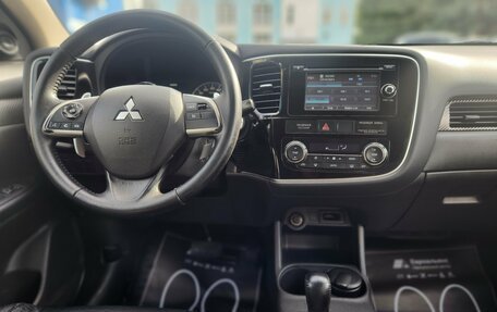 Mitsubishi Outlander III рестайлинг 3, 2014 год, 1 349 000 рублей, 12 фотография