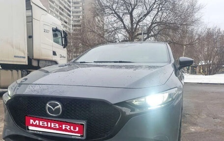 Mazda 3, 2019 год, 1 890 000 рублей, 2 фотография