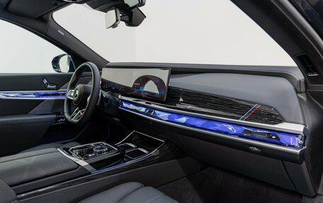 BMW 7 серия, 2025 год, 15 390 000 рублей, 13 фотография