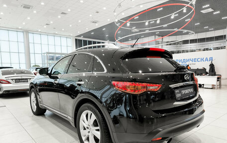 Infiniti QX70, 2014 год, 2 250 000 рублей, 8 фотография