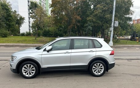 Volkswagen Tiguan II, 2019 год, 2 400 000 рублей, 2 фотография