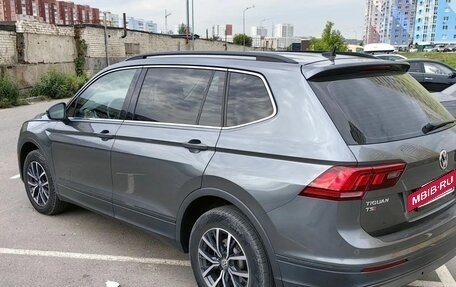 Volkswagen Tiguan II, 2019 год, 2 490 000 рублей, 6 фотография