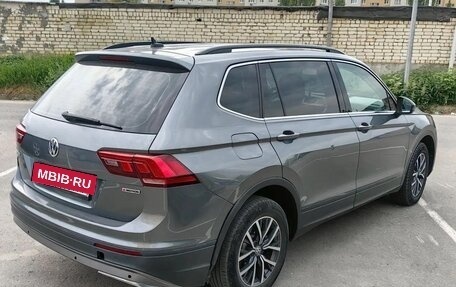 Volkswagen Tiguan II, 2019 год, 2 490 000 рублей, 4 фотография
