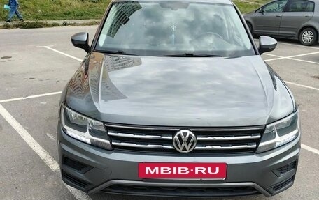 Volkswagen Tiguan II, 2019 год, 2 490 000 рублей, 2 фотография