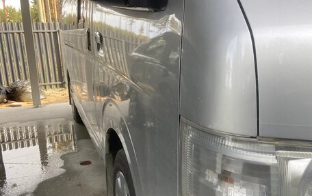 Toyota HiAce H200, 2011 год, 1 990 000 рублей, 7 фотография