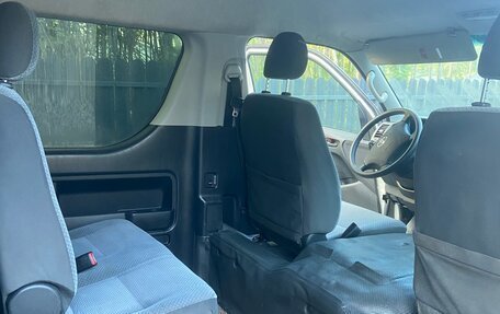 Toyota HiAce H200, 2011 год, 1 990 000 рублей, 11 фотография