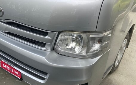 Toyota HiAce H200, 2011 год, 1 990 000 рублей, 5 фотография