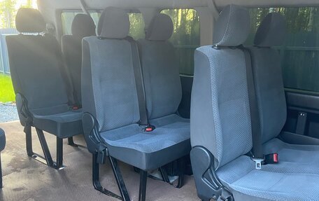 Toyota HiAce H200, 2011 год, 1 990 000 рублей, 13 фотография
